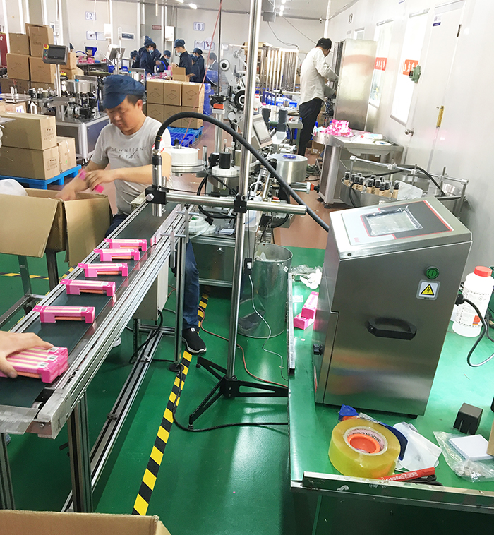 捷诺喷码机在化妆品纸盒喷码